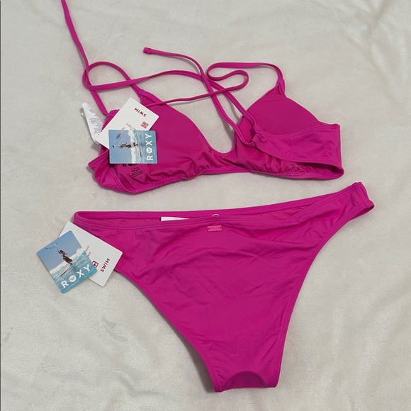 🌷 NWT Roxy Bikini - Picture 2 of 3